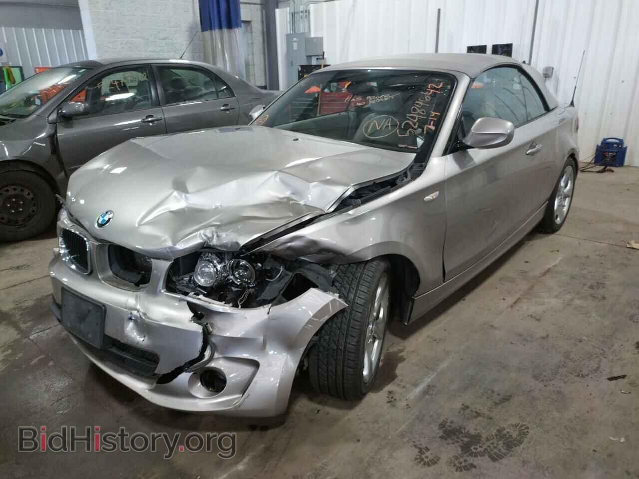 2012 BMW 1 SERIES - VIN: WBAUL7C59CVM81900 - Фото 2