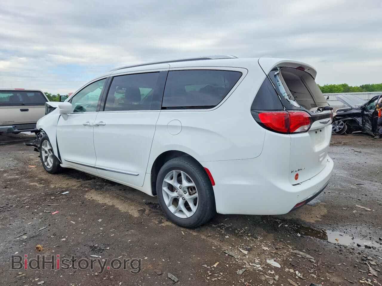 2017 CHRYSLER PACIFICA - VIN: 2C4RC1EG4HR653555 - Photo 2