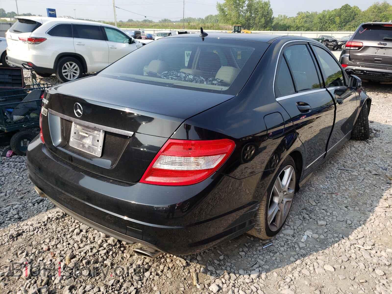 2011 MERCEDES-BENZ C-CLASS - VIN: WDDGF5EB2BR156548 - Фото 4