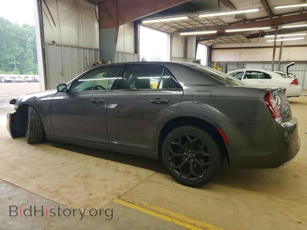 2019 CHRYSLER 300 - VIN: 2C3CCABG8KH682794 - Photo 2