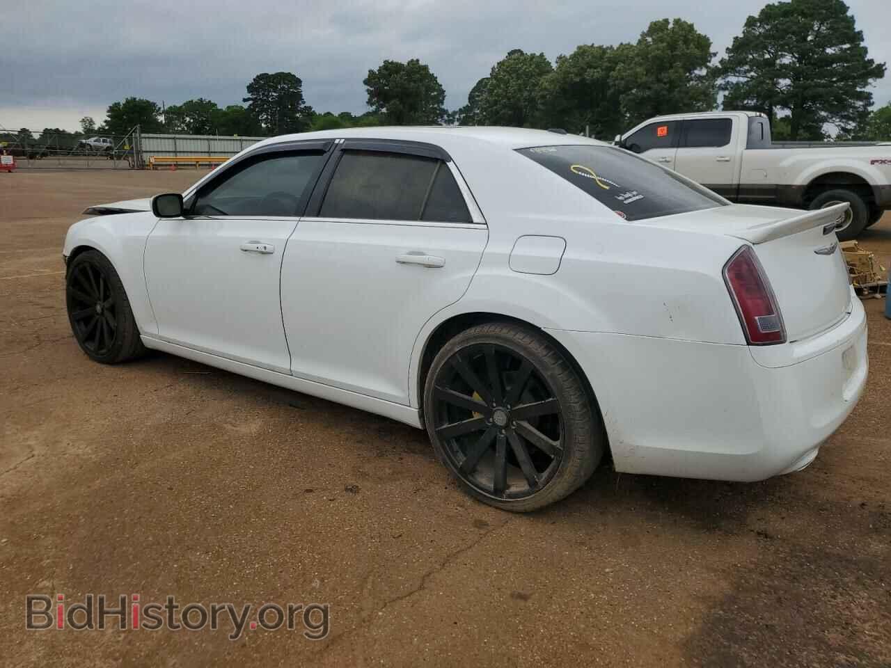 2014 CHRYSLER 300 - VIN: 2C3CCABT2EH106328 - Фото 2