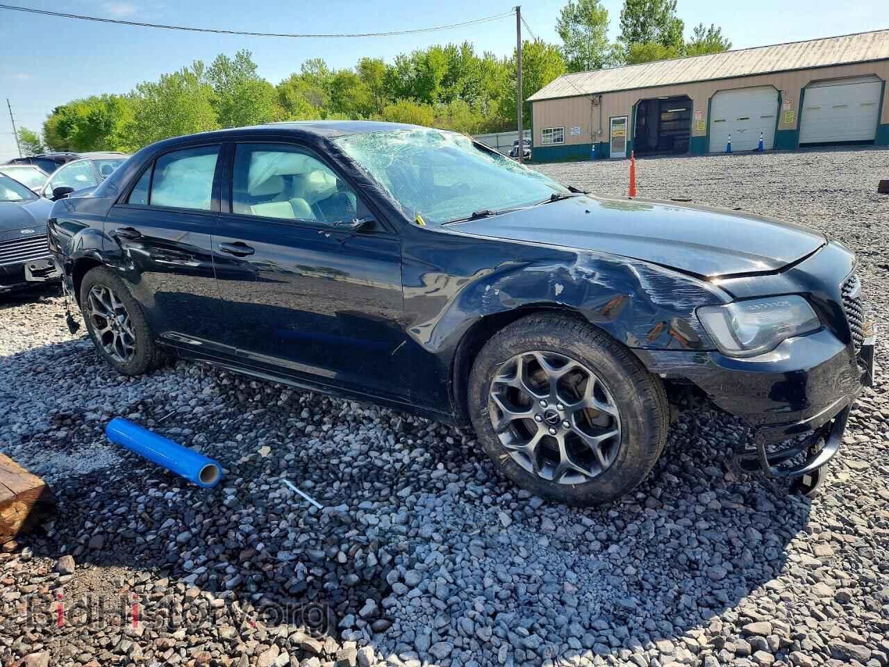 2017 CHRYSLER 300 - VIN: 2C3CCAGGXHH512941 - Photo 4