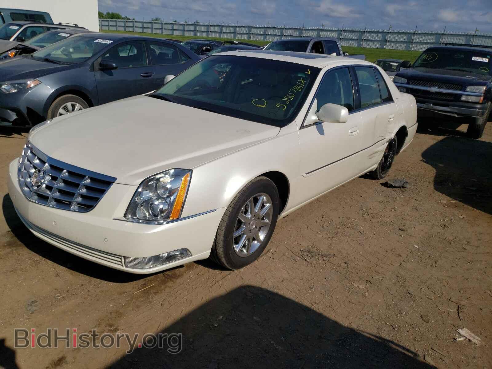 2011 CADILLAC DTS - VIN: 1G6KD5E66BU103672 - Фото 2