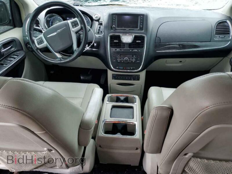 2011 Chrysler MINIVAN (VIN 2A4RR8DG8BR804312) — photo 8 of 12