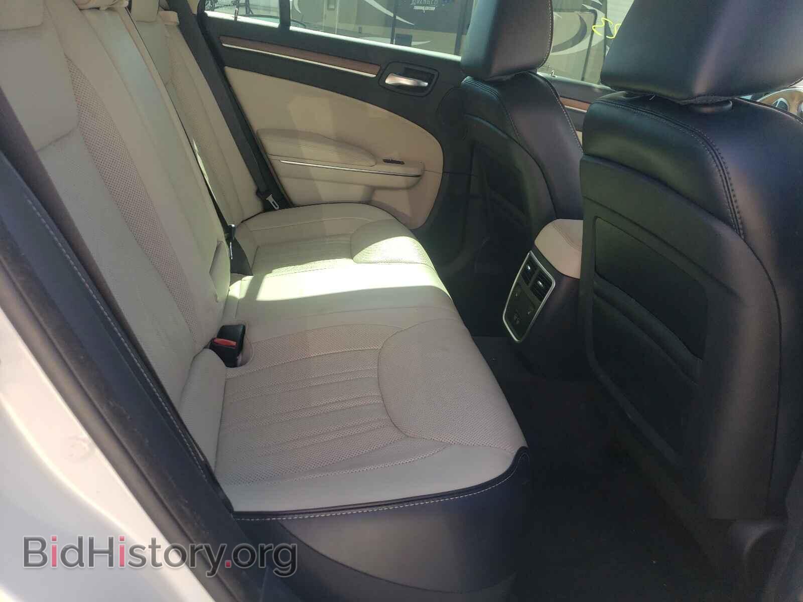 2016 CHRYSLER 300 - VIN: 2C3CCAPT6GH161537 - Фото 6