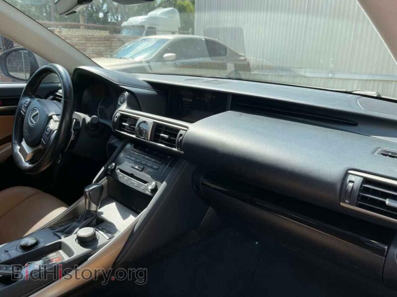 2017 Lexus IS (VIN JTHBA1D29H5060024) — photo 5 of 10
