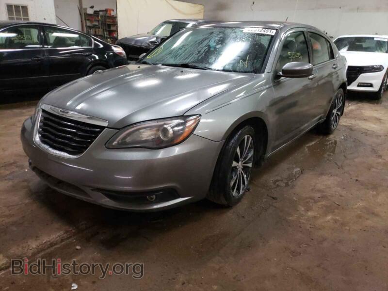 2013 Chrysler 200 (VIN 1C3CCBCG3DN542666) — фото 2 из 10
