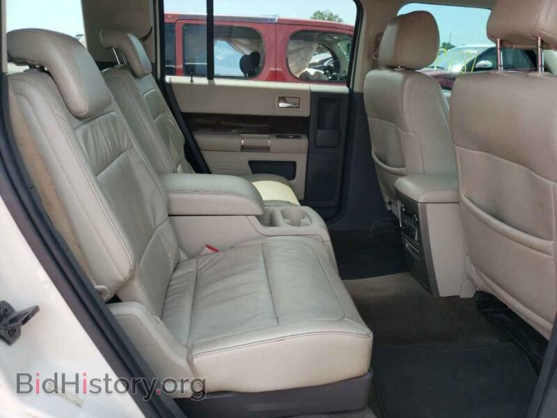 2011 Ford FLEX (VIN 2FMGK5CC6BBD33411) — фото 6 из 10