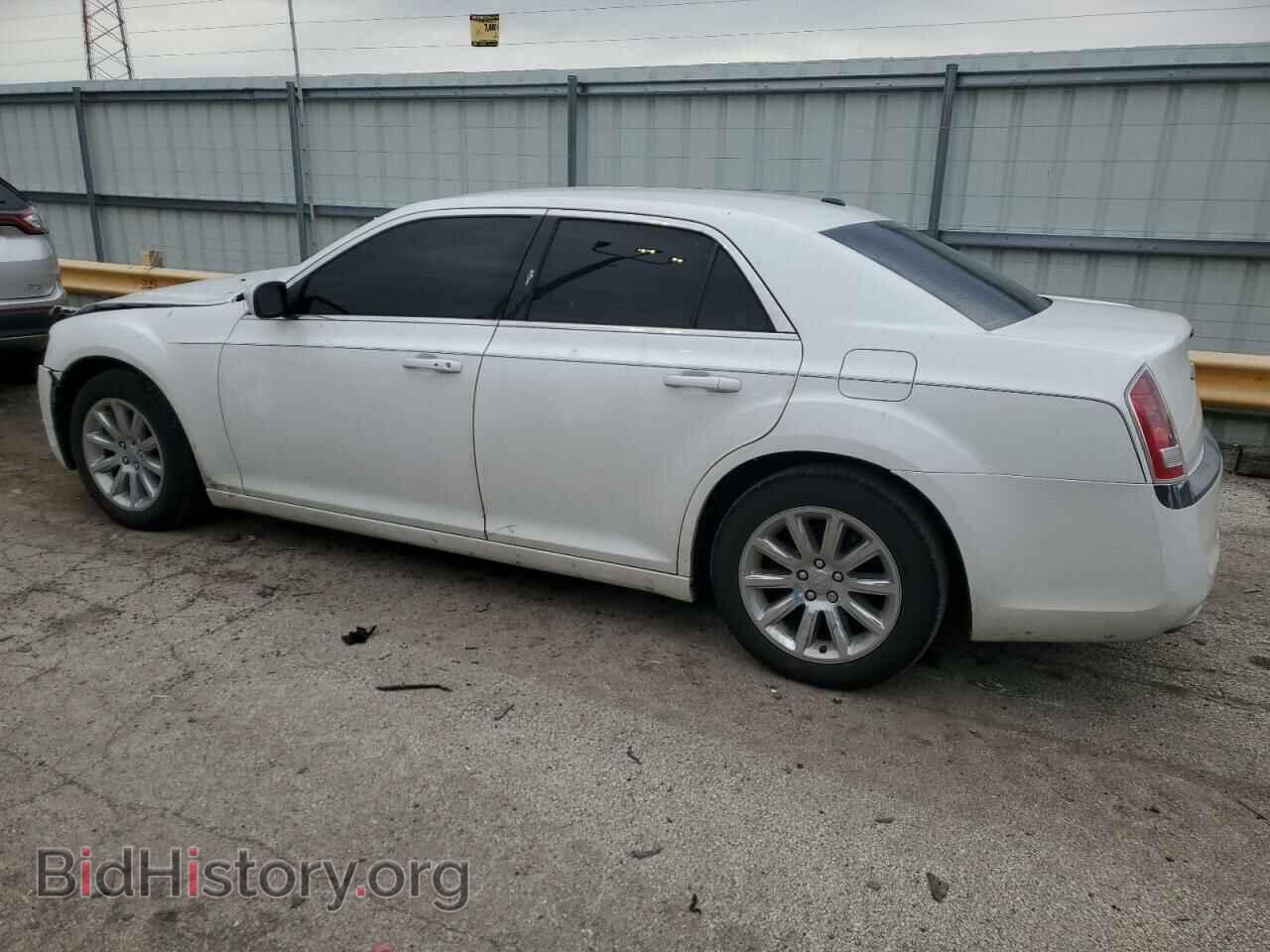 2014 CHRYSLER 300 - VIN: 2C3CCAAG9EH376483 - Фото 2