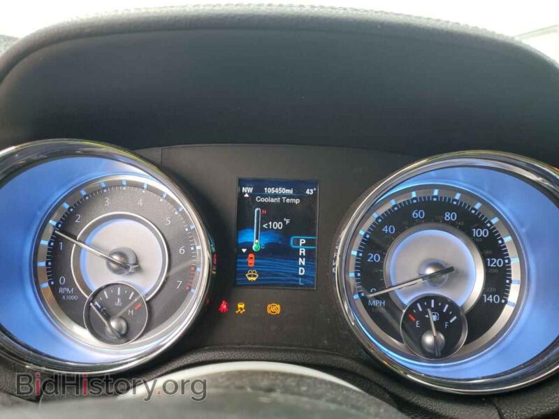 2014 Chrysler 300 (VIN 2C3CCAAG9EH376483) — photo 9 of 12