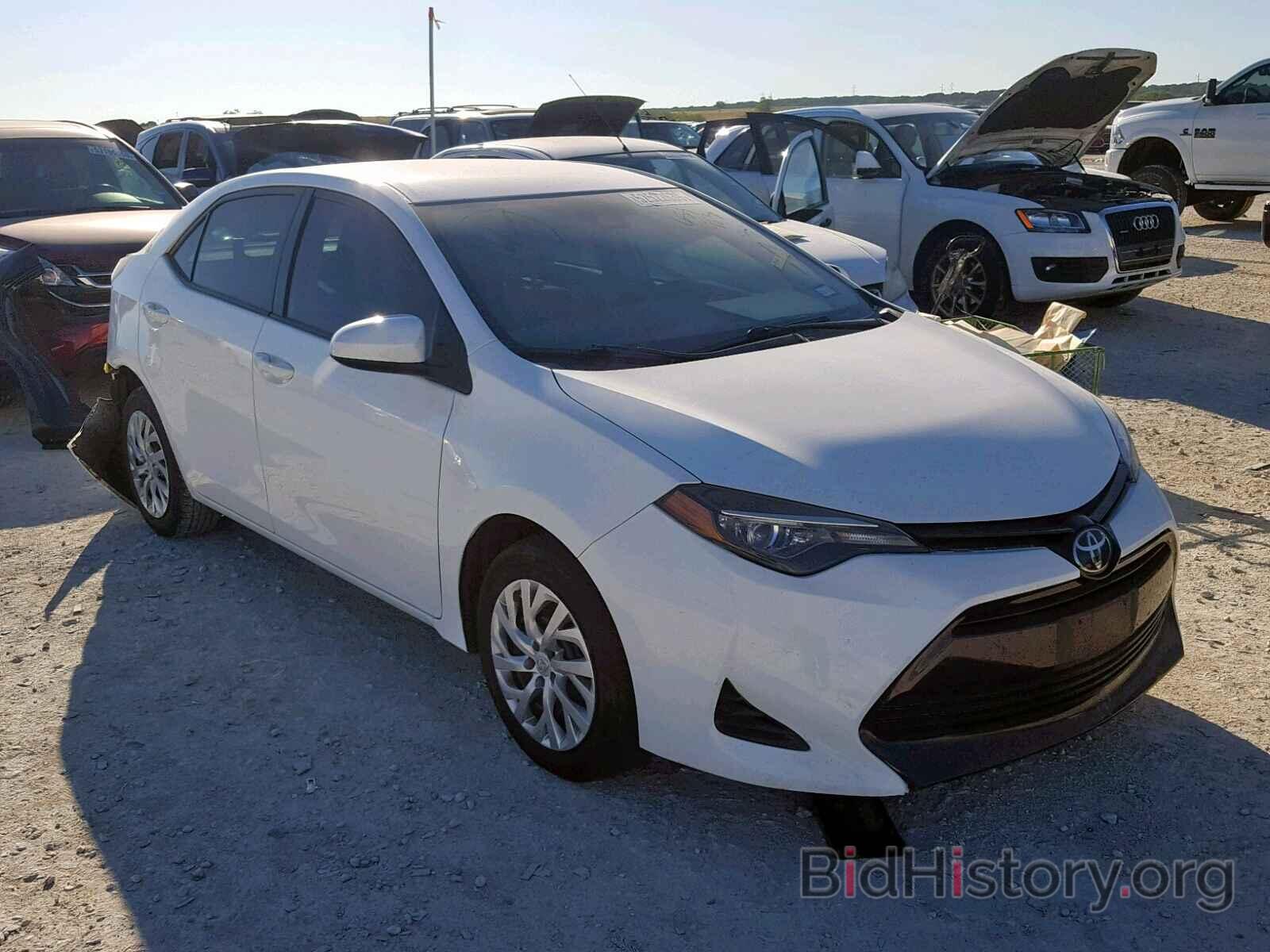 Photo 5YFBURHE6HP659963 - TOYOTA COROLLA 2017