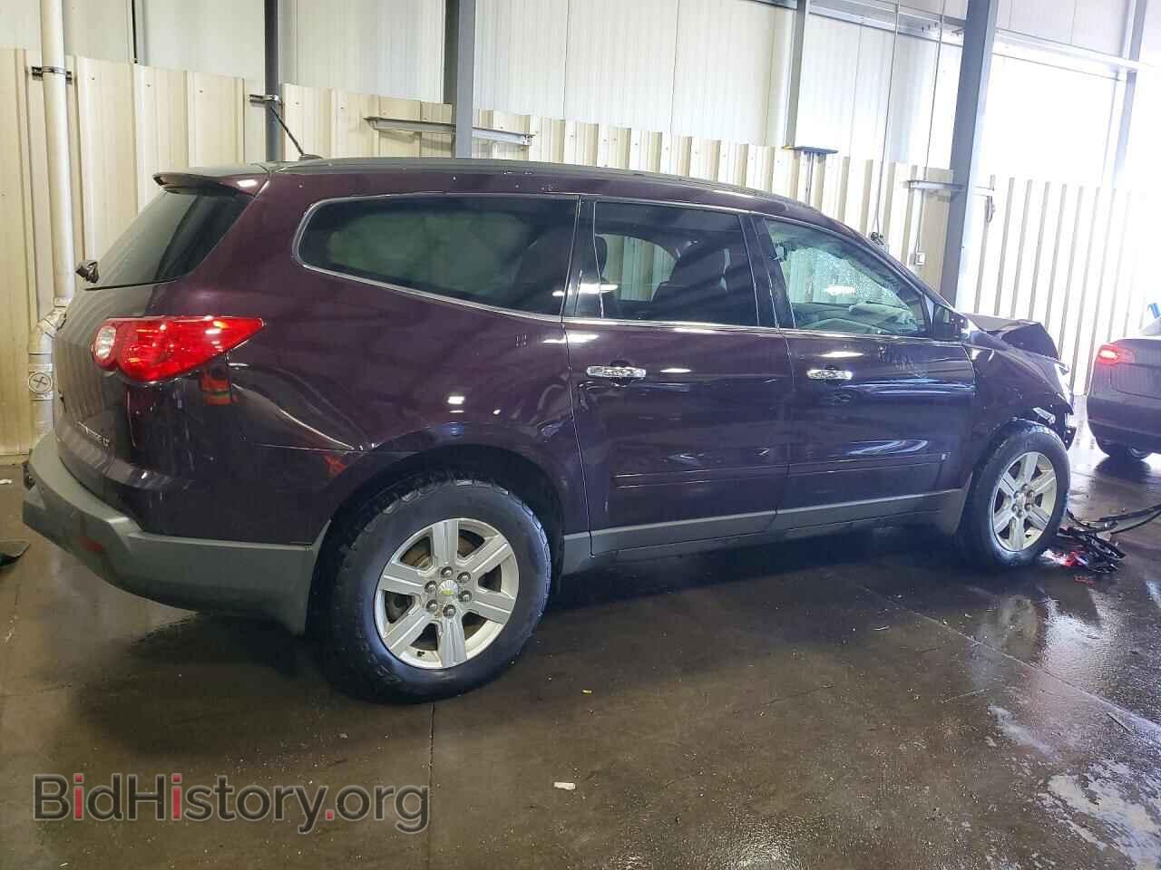 2010 CHEVROLET TRAVERSE - VIN: 1GNLVFED3AS151408 - Фото 3