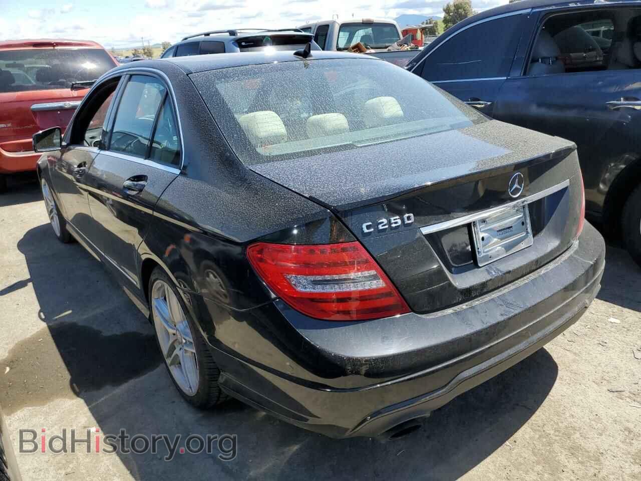 2013 MERCEDES-BENZ C-CLASS - VIN: WDDGF4HB2DA870283 - Фото 2