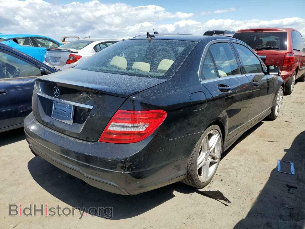 2013 MERCEDES-BENZ C-CLASS - VIN: WDDGF4HB2DA870283 - Фото 3