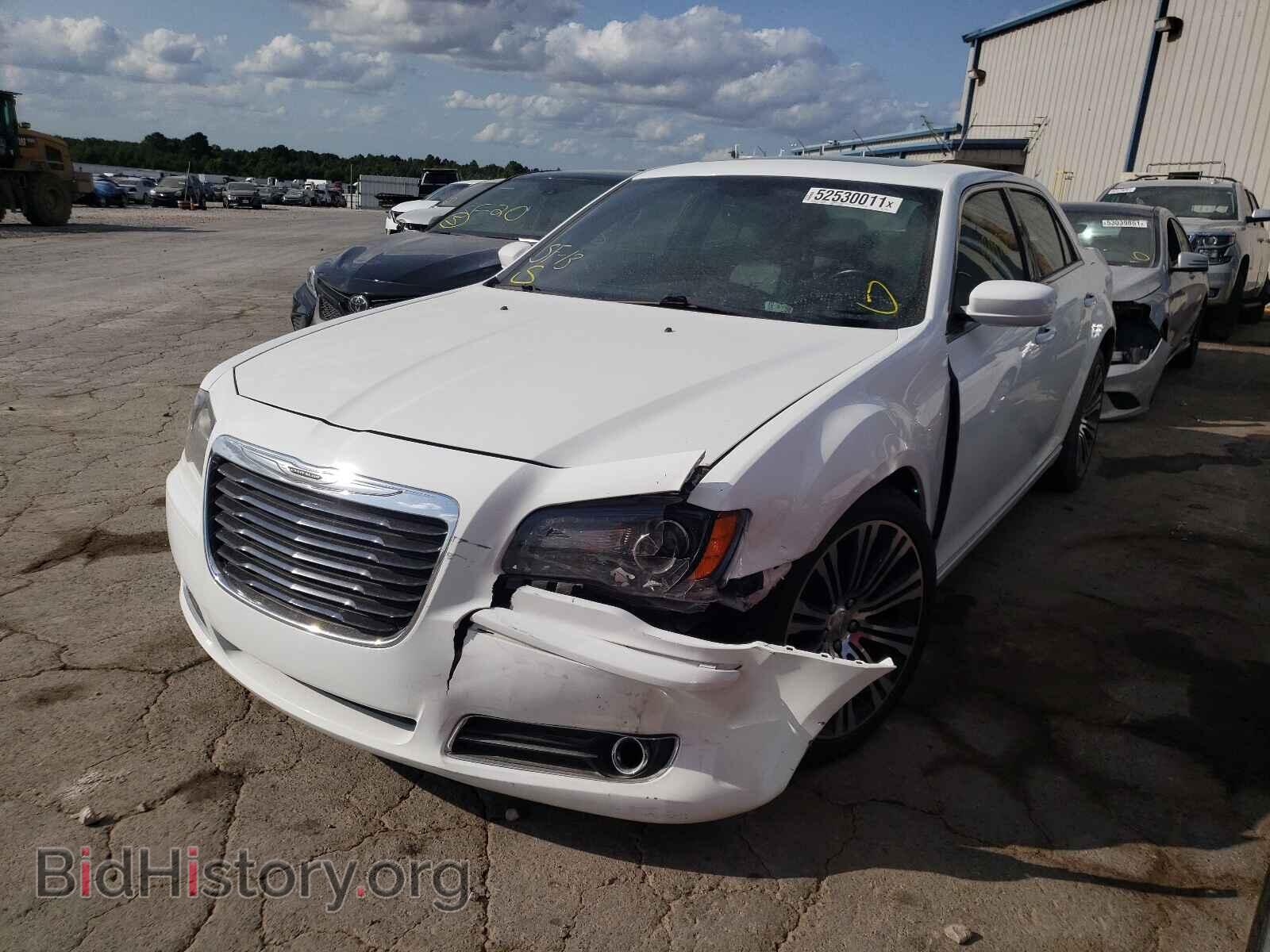 2013 CHRYSLER 300 - VIN: 2C3CCABG0DH732705 - Фото 2