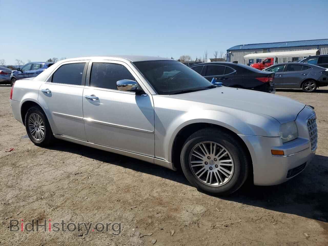 2010 CHRYSLER 300 - VIN: 2C3CA5CVXAH105404 - Фото 4