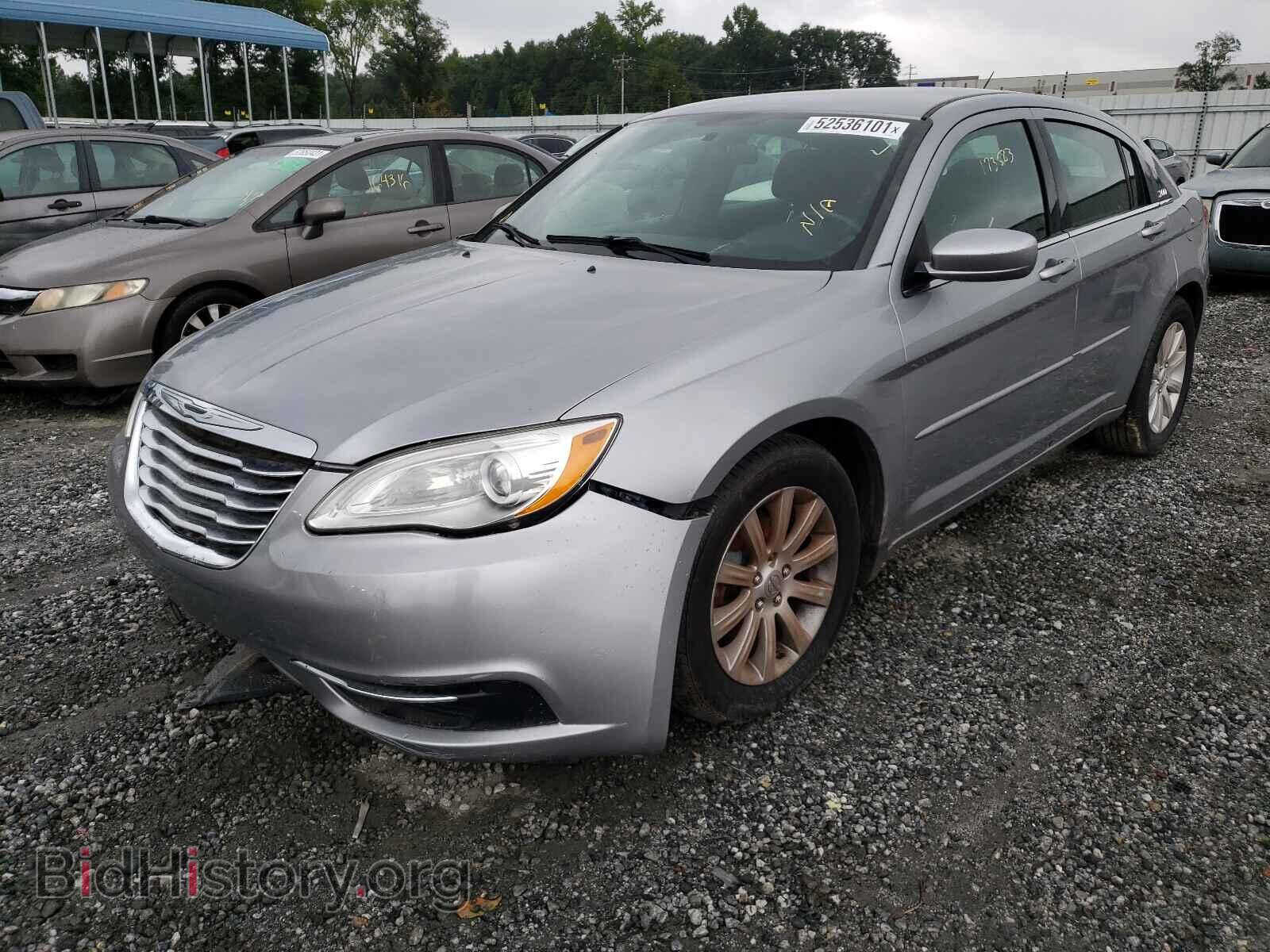 2013 CHRYSLER 200 - VIN: 1C3CCBBB8DN557900 - Фото 2