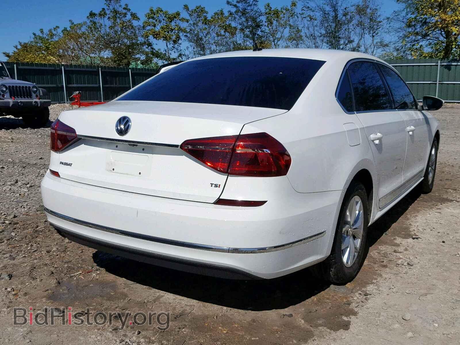 2017 VOLKSWAGEN PASSAT - VIN: 1VWAT7A32HC054517 - Фото 4