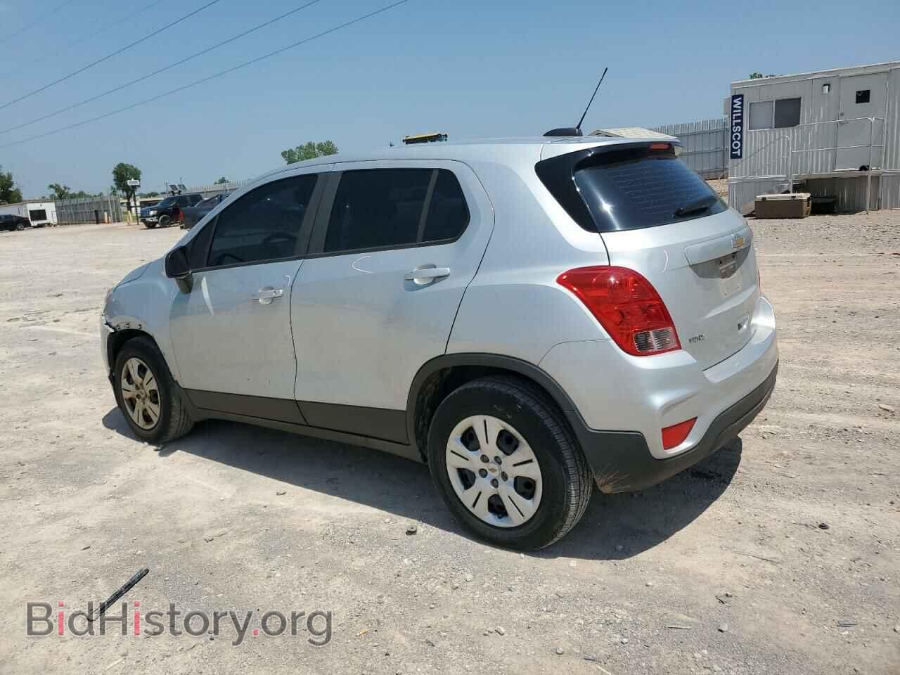 2017 CHEVROLET TRAX - VIN: 3GNCJKSB7HL285886 - Фото 2