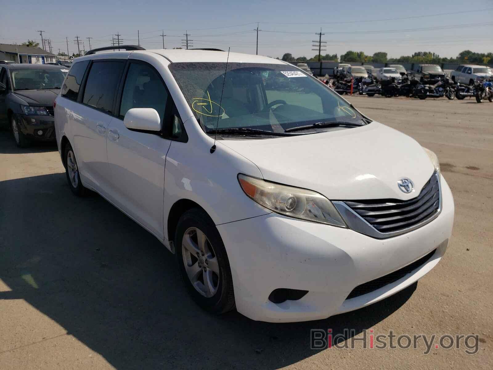 Photo 5TDKK3DC8DS287759 - TOYOTA SIENNA 2013