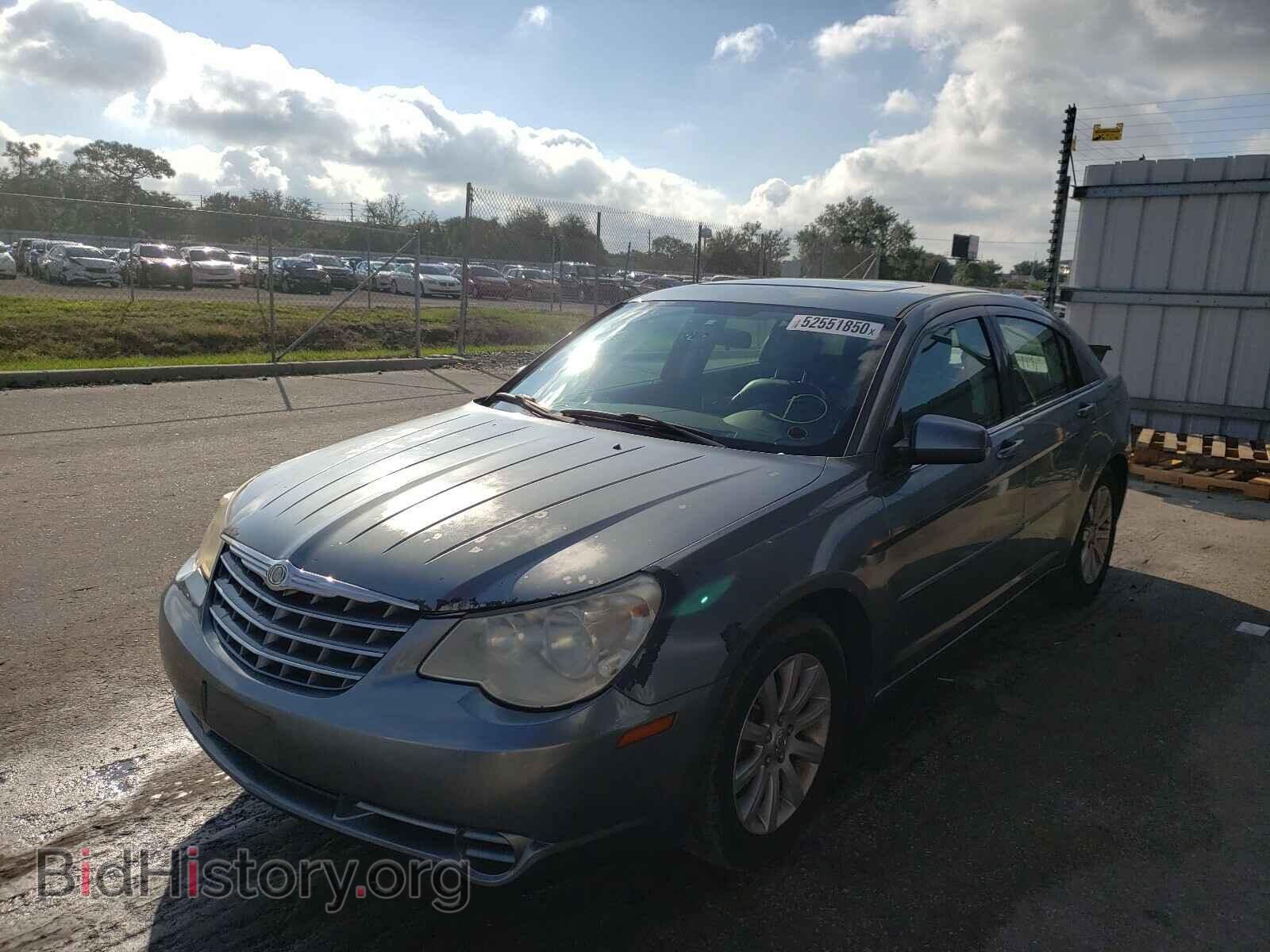 2010 CHRYSLER SEBRING - VIN: 1C3CC5FB2AN227936 - Фото 2