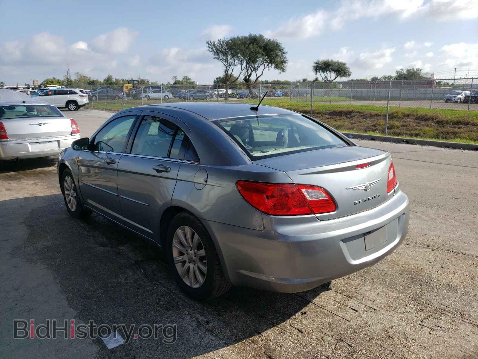 2010 CHRYSLER SEBRING - VIN: 1C3CC5FB2AN227936 - Фото 3