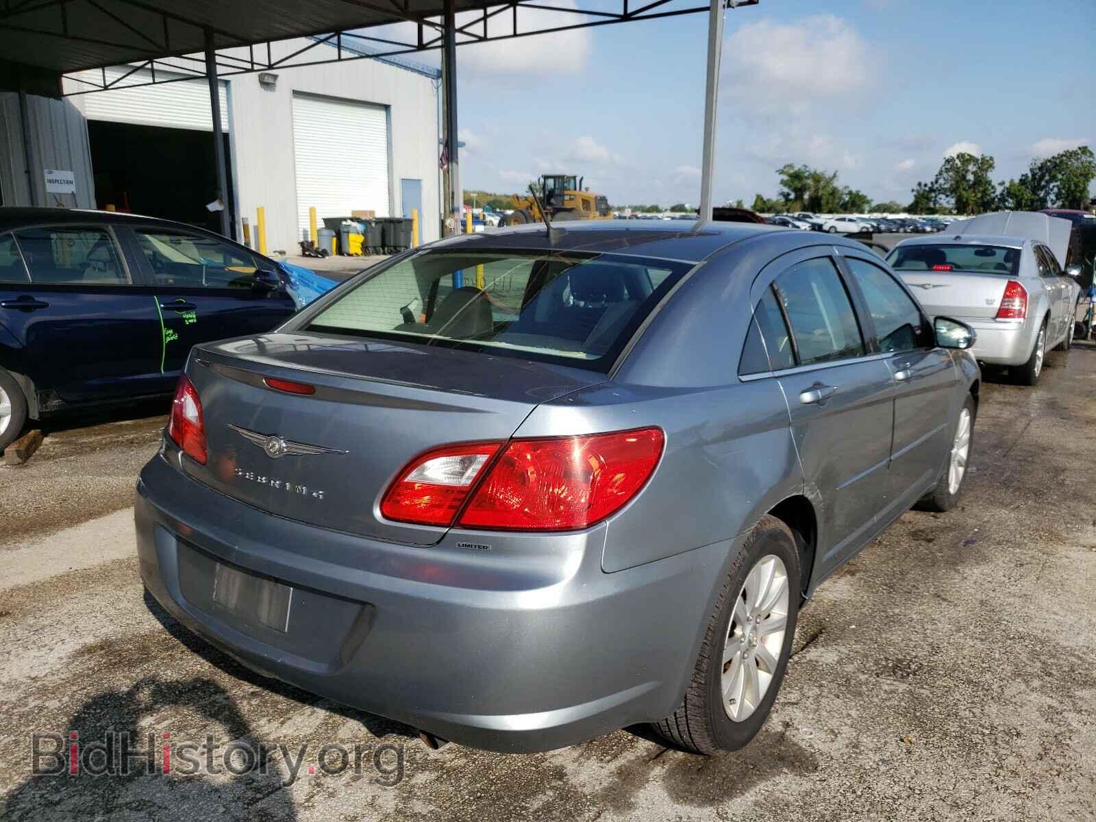 2010 CHRYSLER SEBRING - VIN: 1C3CC5FB2AN227936 - Фото 4