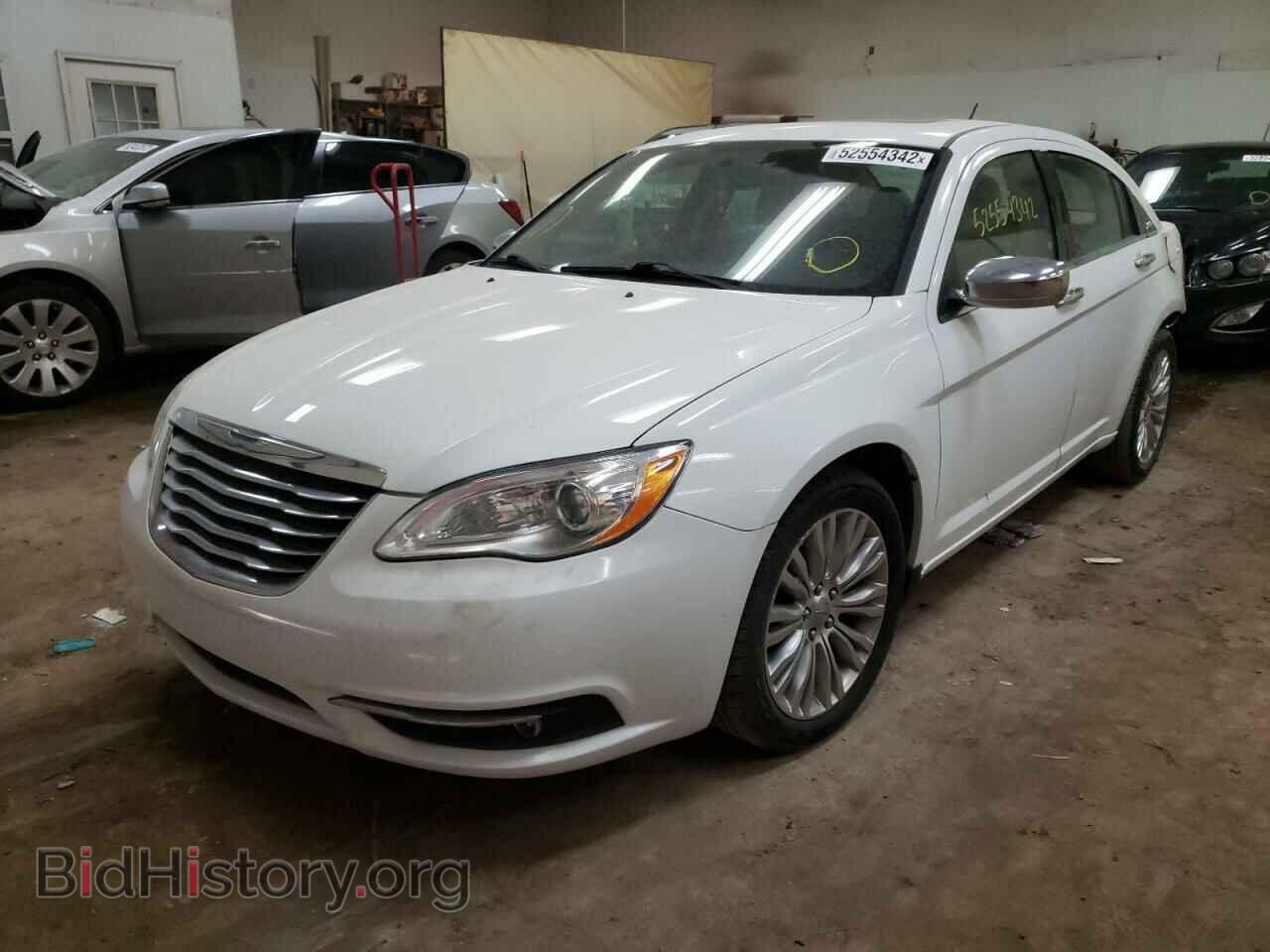2012 CHRYSLER 200 - VIN: 1C3CCBCGXCN267991 - Фото 2