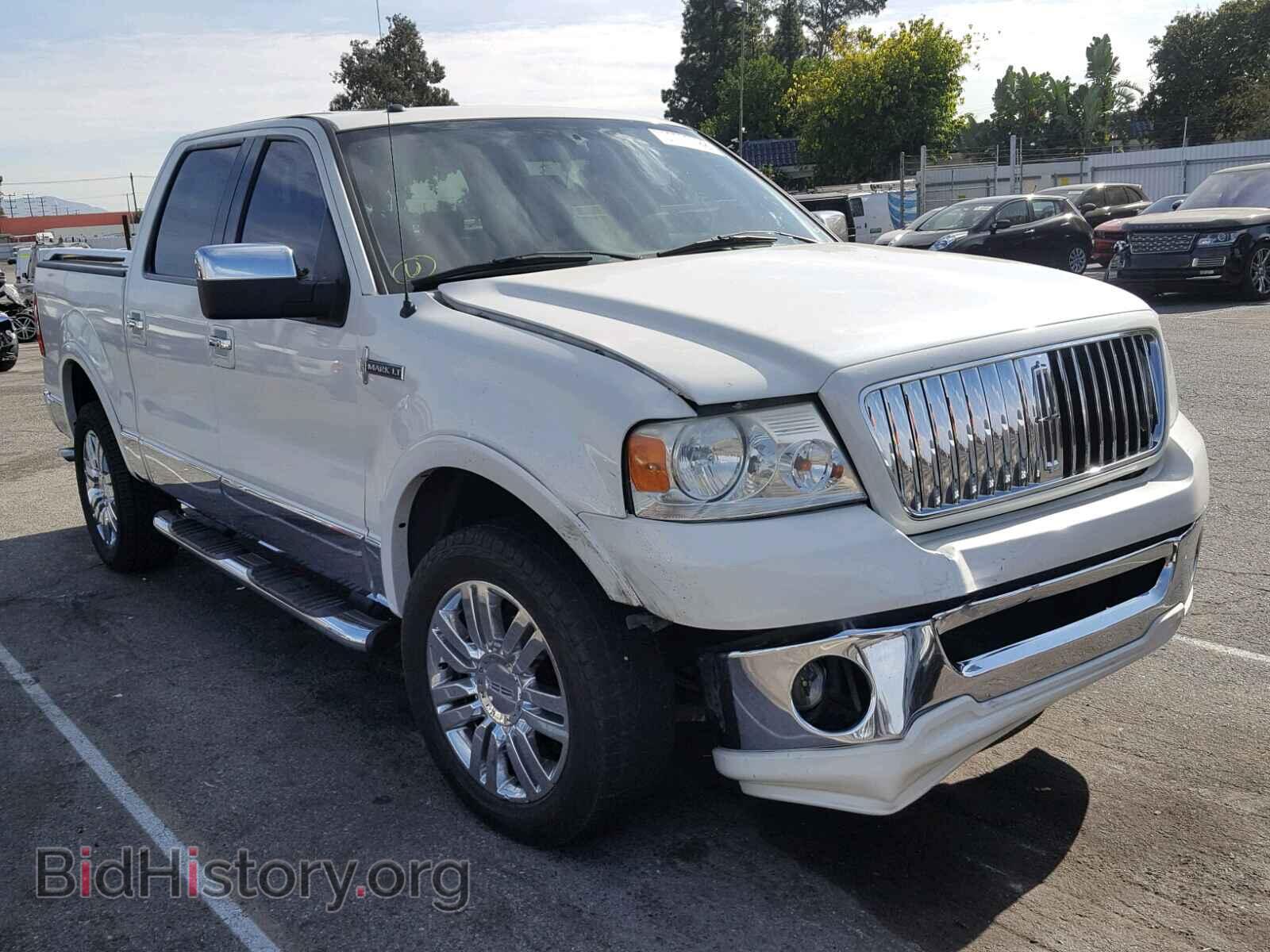 Photo 5LTPW18536FJ21370 - LINCOLN MARK LT 2006