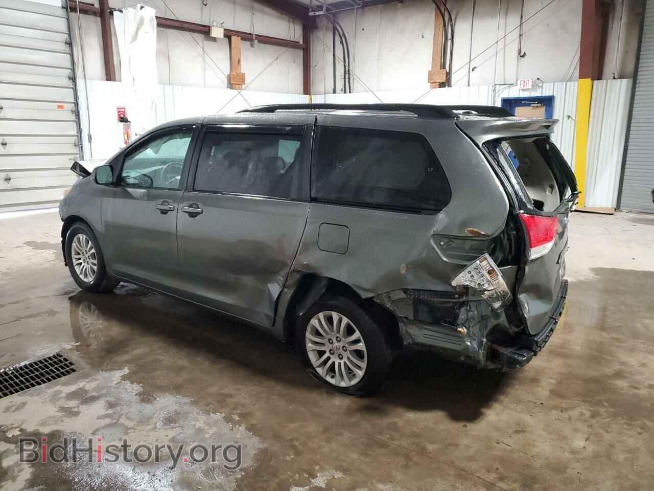 2011 TOYOTA All Models - VIN: 5TDYK3DC4BS064464 - Фото 2