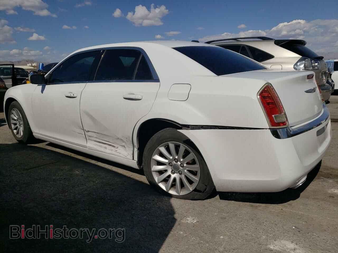 2012 CHRYSLER 300 - VIN: 2C3CCAAG2CH107853 - Фото 2