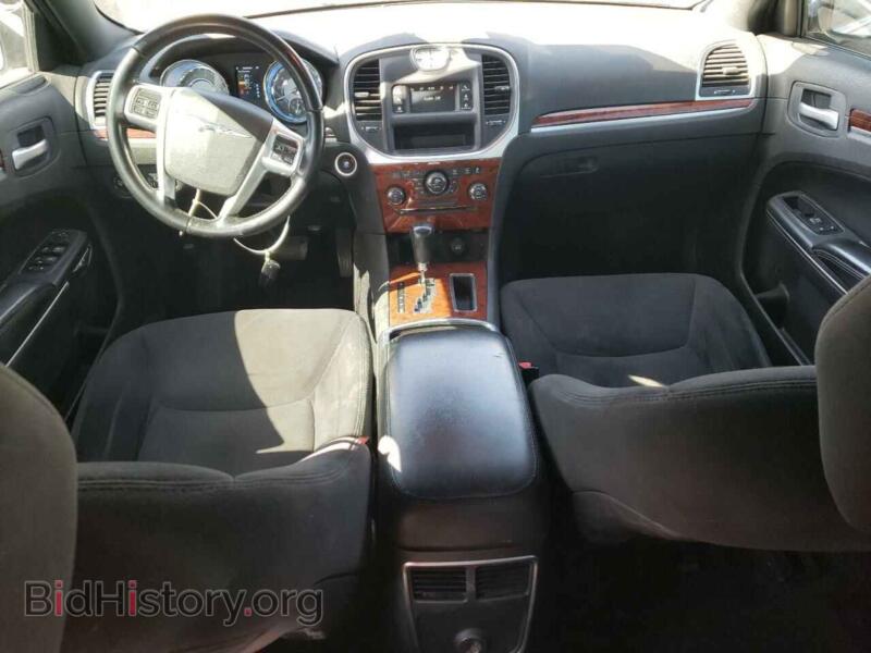 2012 Chrysler 300 (VIN 2C3CCAAG2CH107853) — фото 8 из 12