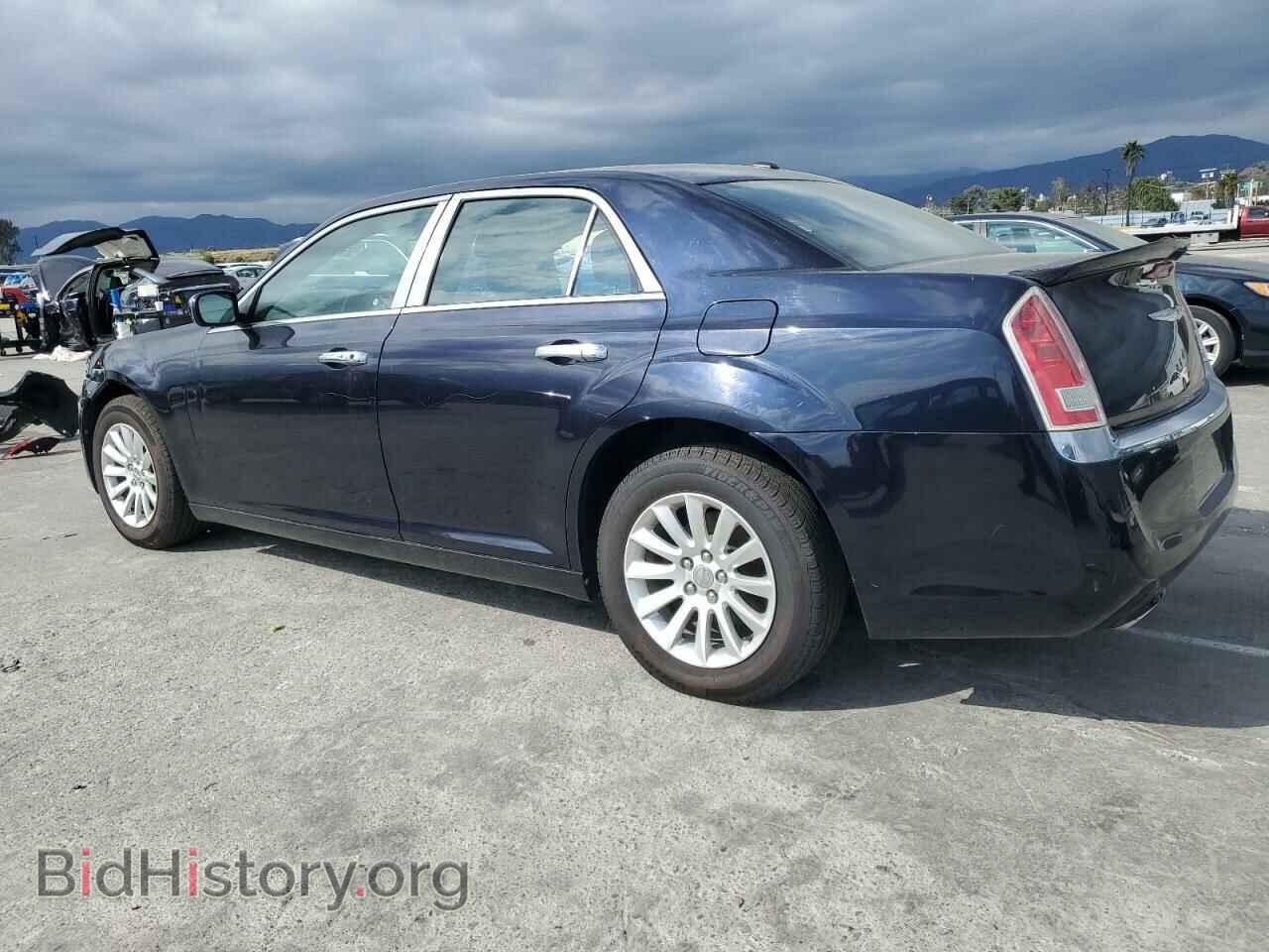 2011 CHRYSLER 300 - VIN: 2C3CA4CG2BH531861 - Фото 2
