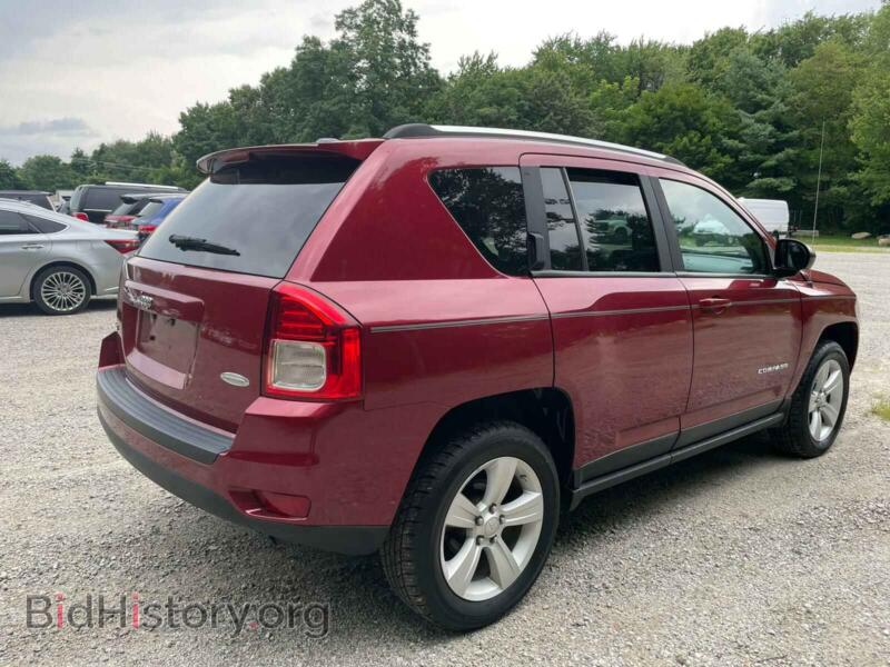 2011 Jeep COMPASS (VIN 1J4NF1FB4BD223523) — photo 4 of 9
