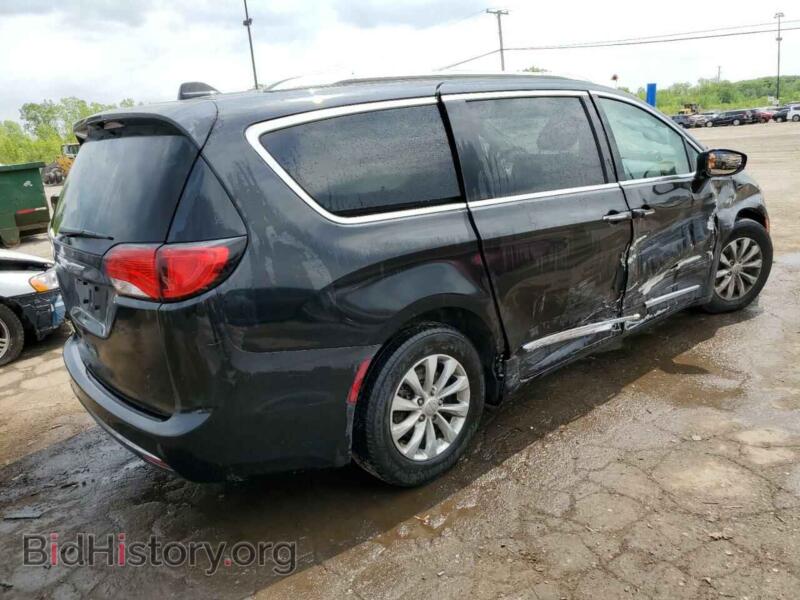 2019 Chrysler PACIFICA (VIN 2C4RC1BG8KR657264) — photo 3 of 13