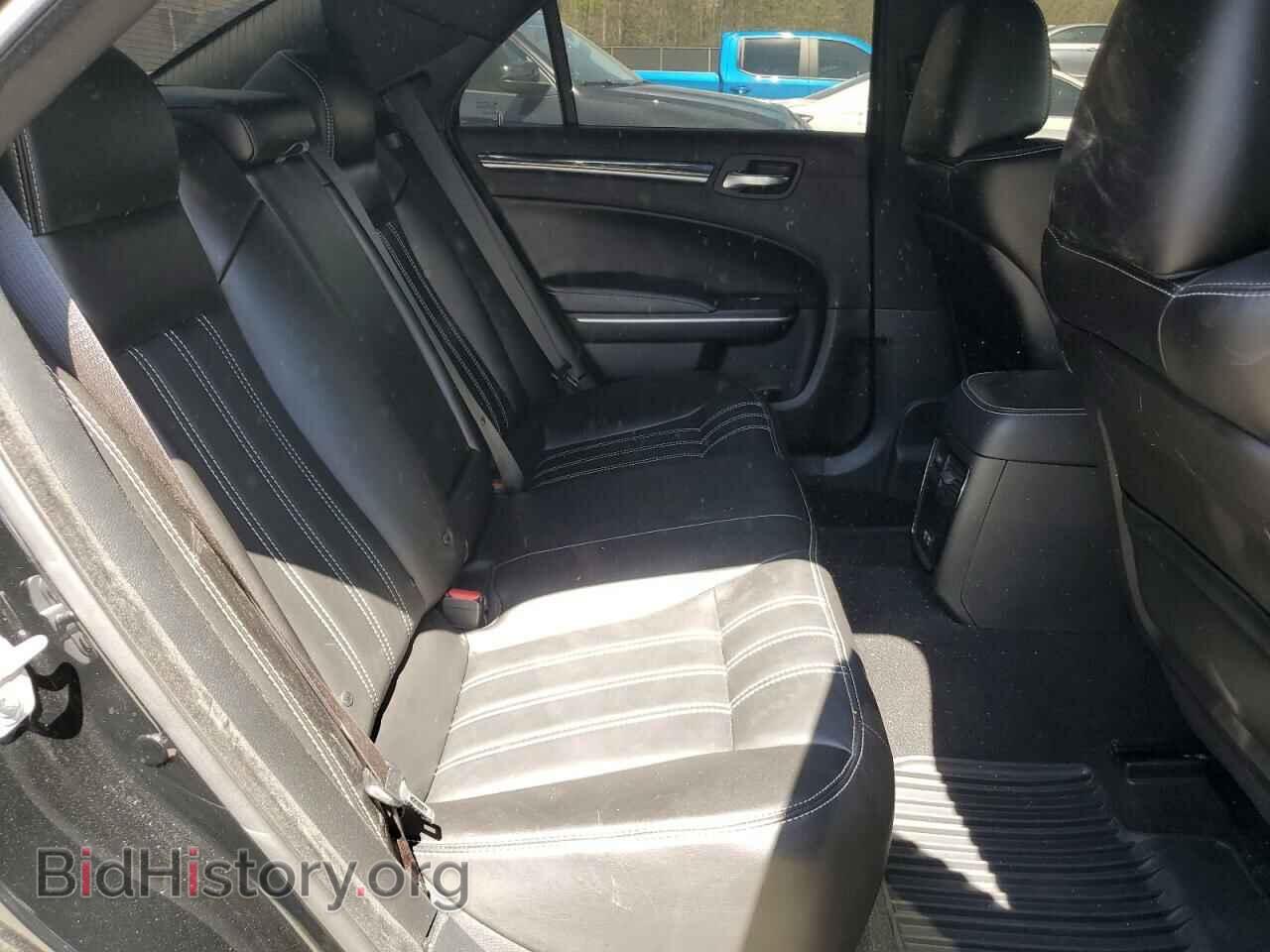 2019 CHRYSLER 300 - VIN: 2C3CCABG7KH660334 - Фото 10