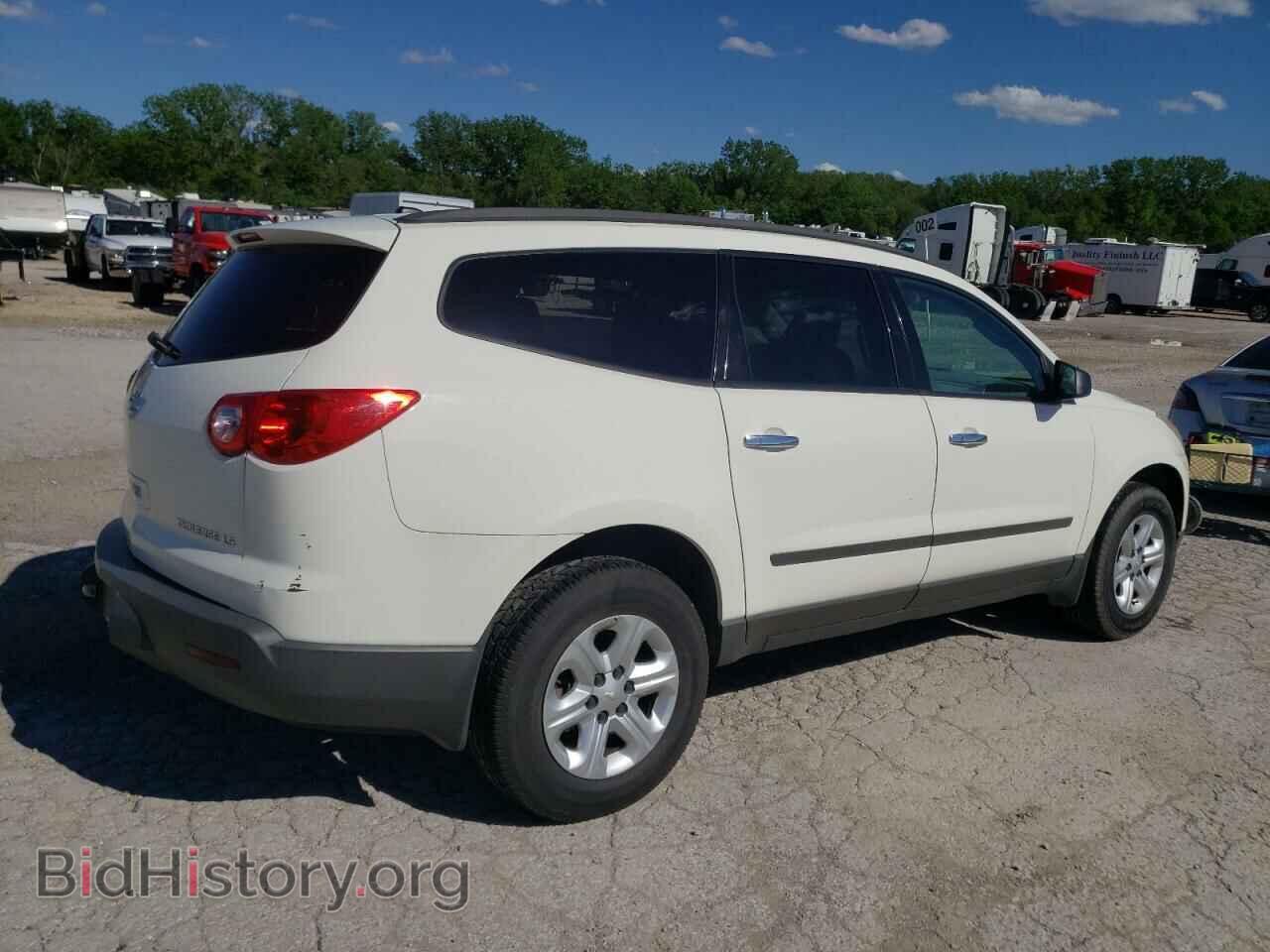 2012 CHEVROLET TRAVERSE - VIN: 1GNKREED7CJ305136 - Фото 3