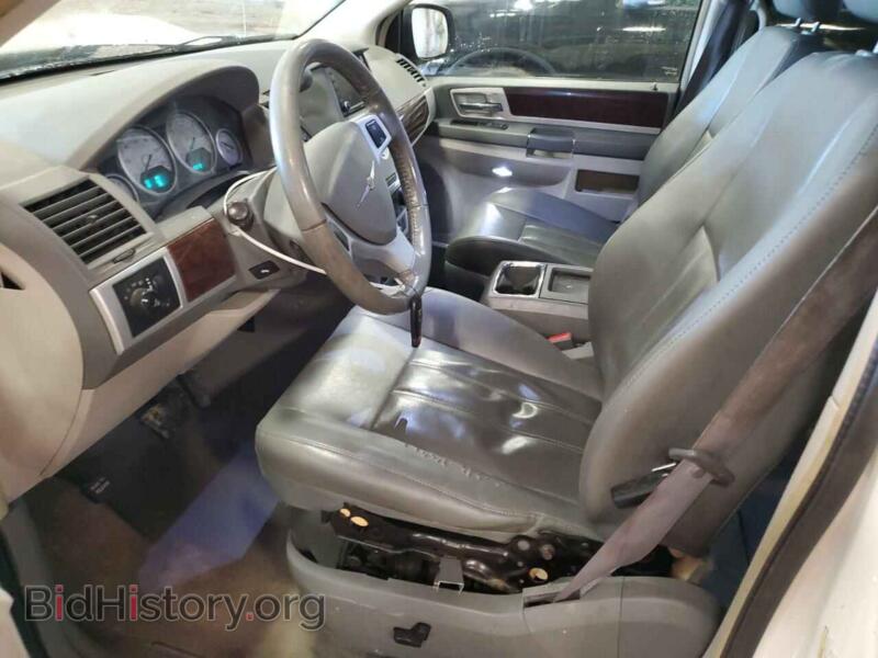 2010 Chrysler MINIVAN (VIN 2A4RR5D16AR127785) — photo 7 of 13