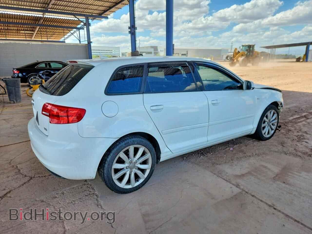 2011 AUDI A3 - VIN: WAUBJBFM8BA044298 - Фото 3