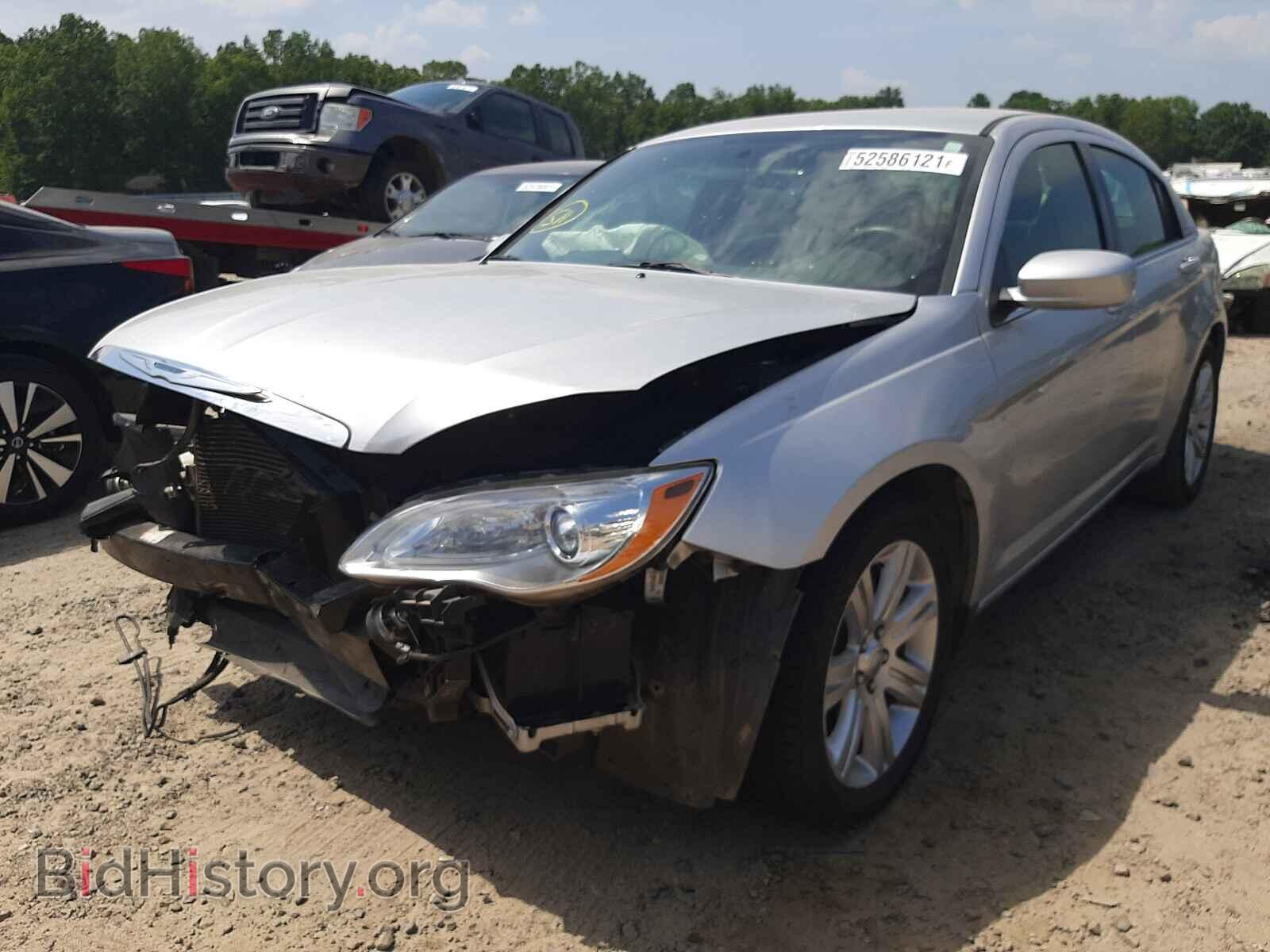 2012 CHRYSLER 200 - VIN: 1C3CCBAB7CN295500 - Фото 2