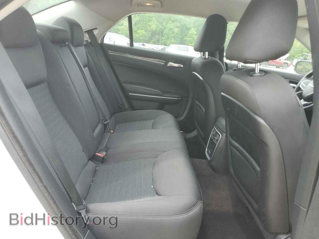 2018 CHRYSLER 300 - VIN: 2C3CCAAG1JH256204 - Фото 10