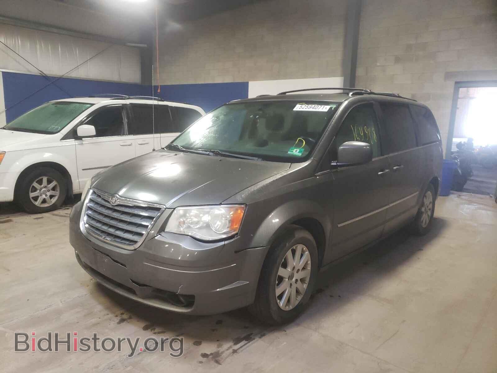 2010 CHRYSLER MINIVAN - VIN: 2A4RR8DX7AR330609 - Фото 2