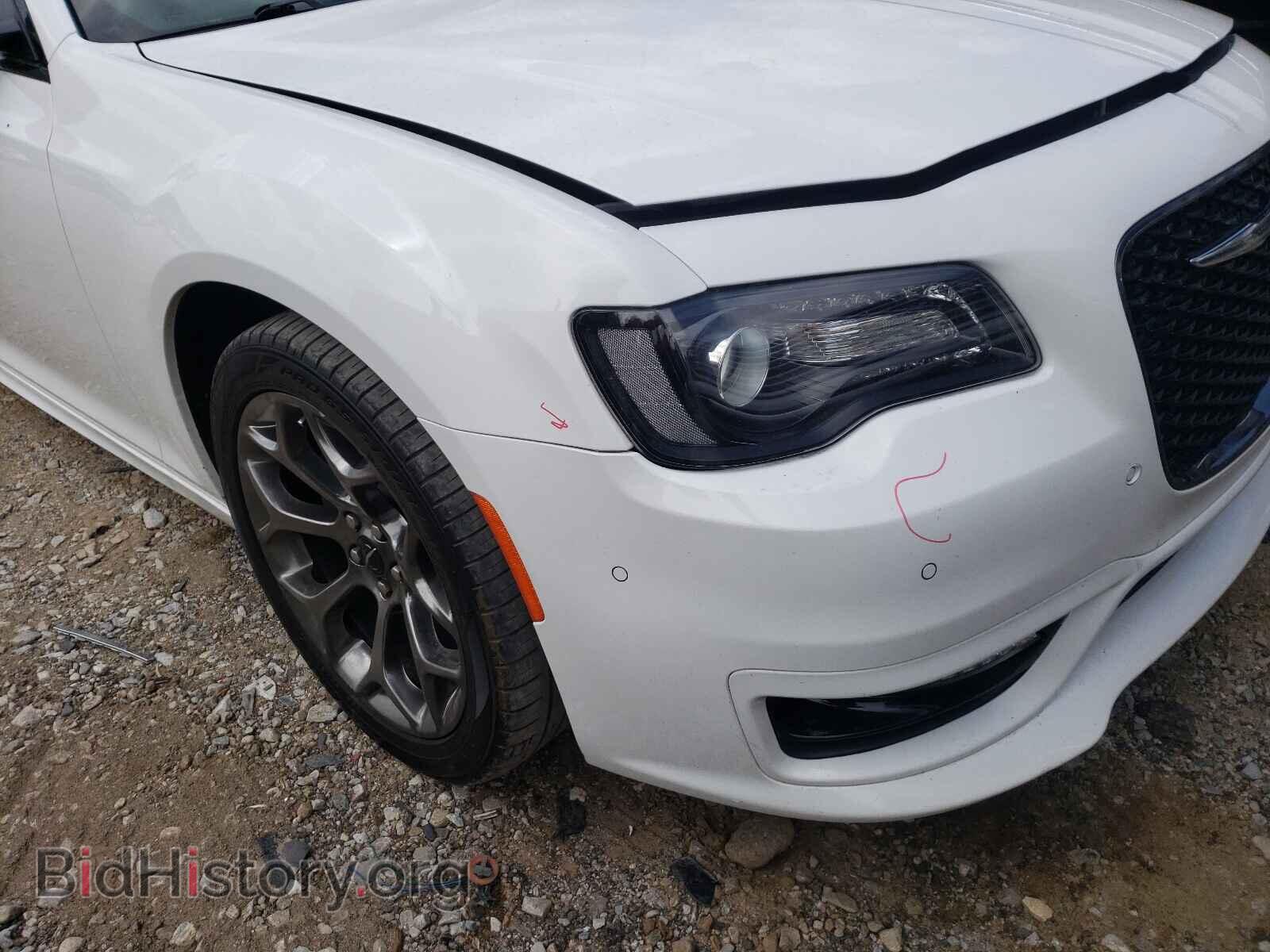 2018 CHRYSLER 300 - VIN: 2C3CCABG4JH266627 - Фото 9