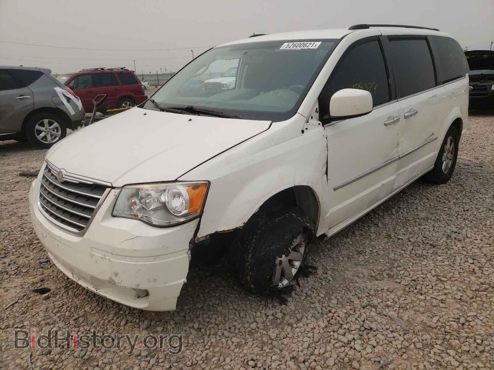 2010 CHRYSLER MINIVAN - VIN: 2A4RR5D19AR373200 - Photo 2