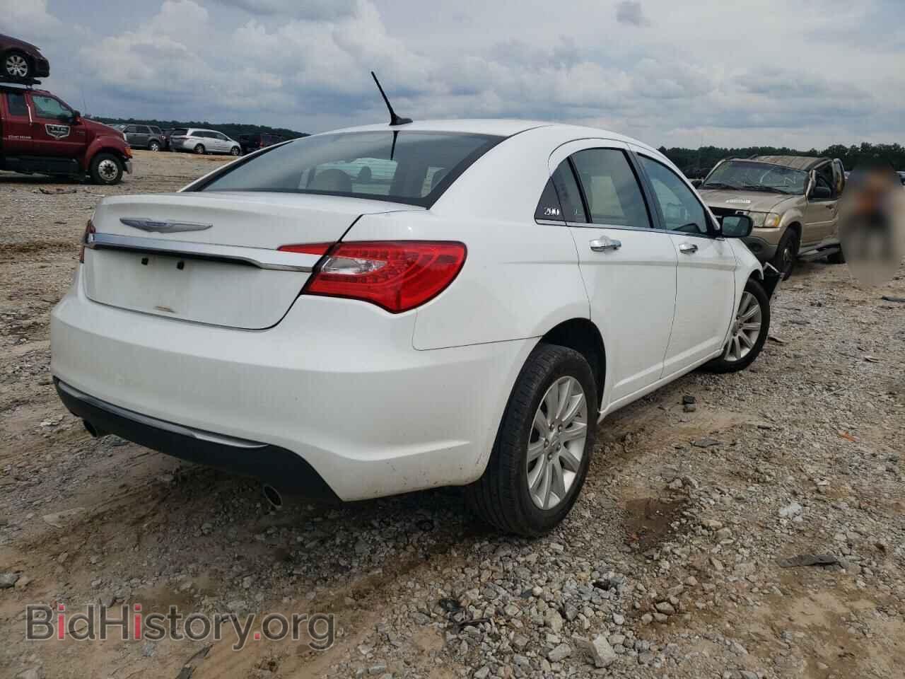 2013 CHRYSLER 200 - VIN: 1C3CCBCG0DN634852 - Photo 4