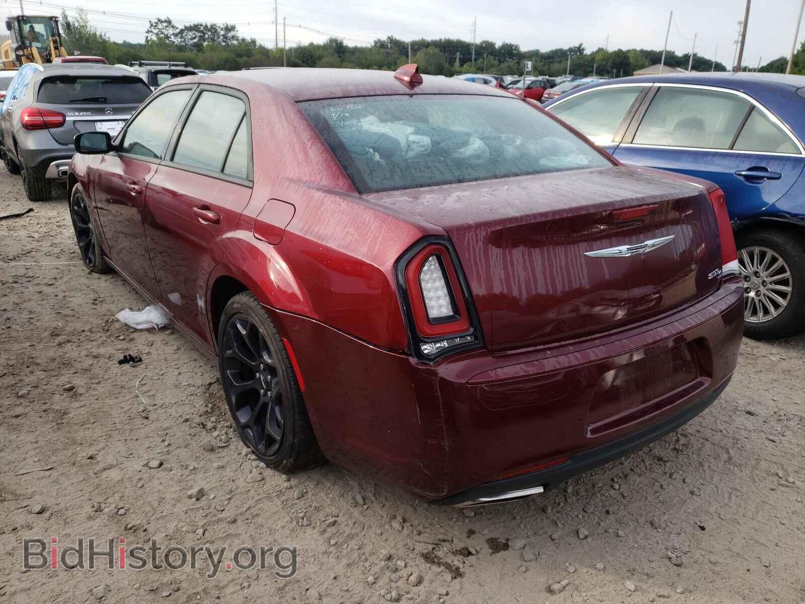 2019 CHRYSLER 300 - VIN: 2C3CCABG8KH637757 - Фото 3