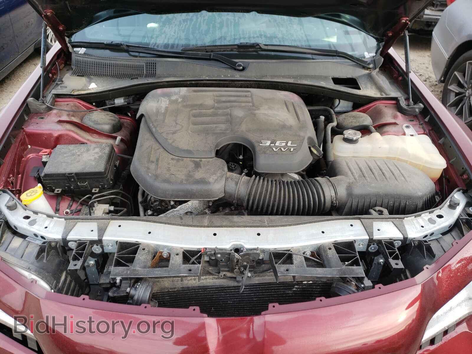 2019 CHRYSLER 300 - VIN: 2C3CCABG8KH637757 - Фото 7