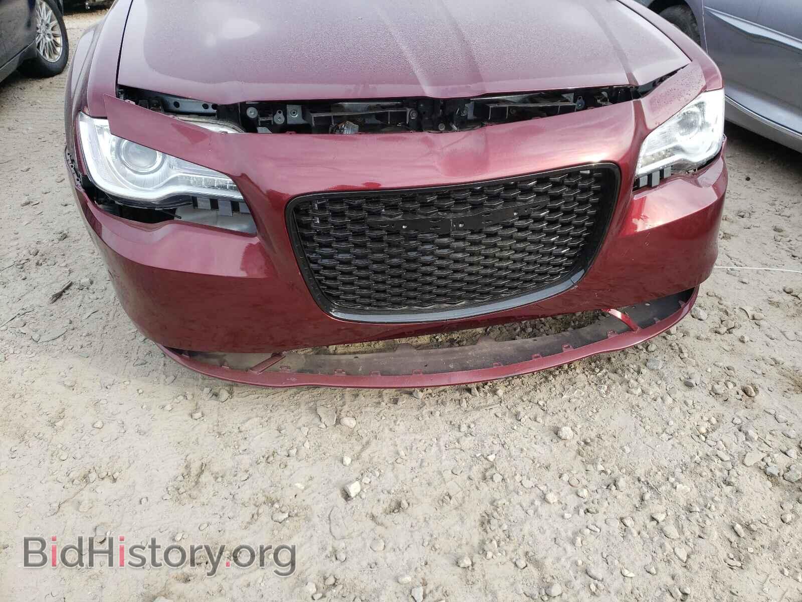 2019 CHRYSLER 300 - VIN: 2C3CCABG8KH637757 - Фото 9