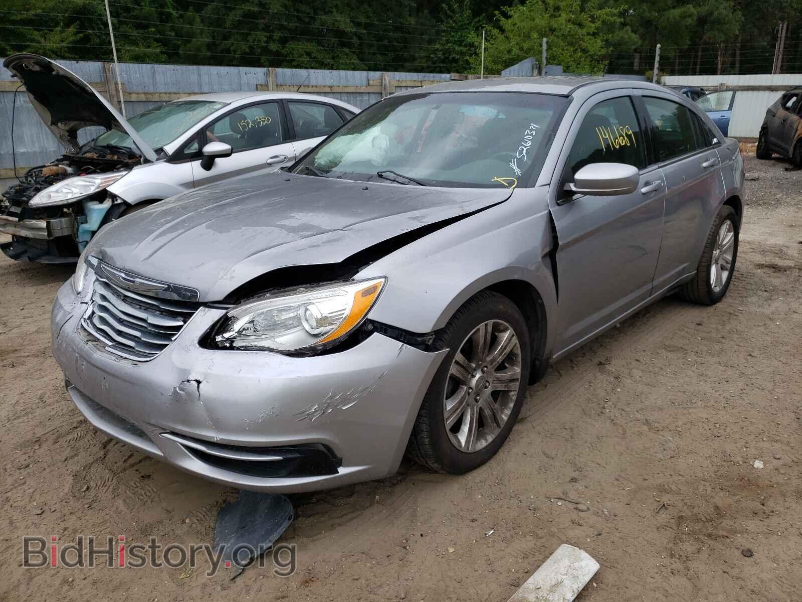 2013 CHRYSLER 200 - VIN: 1C3CCBBGXDN531732 - Фото 2