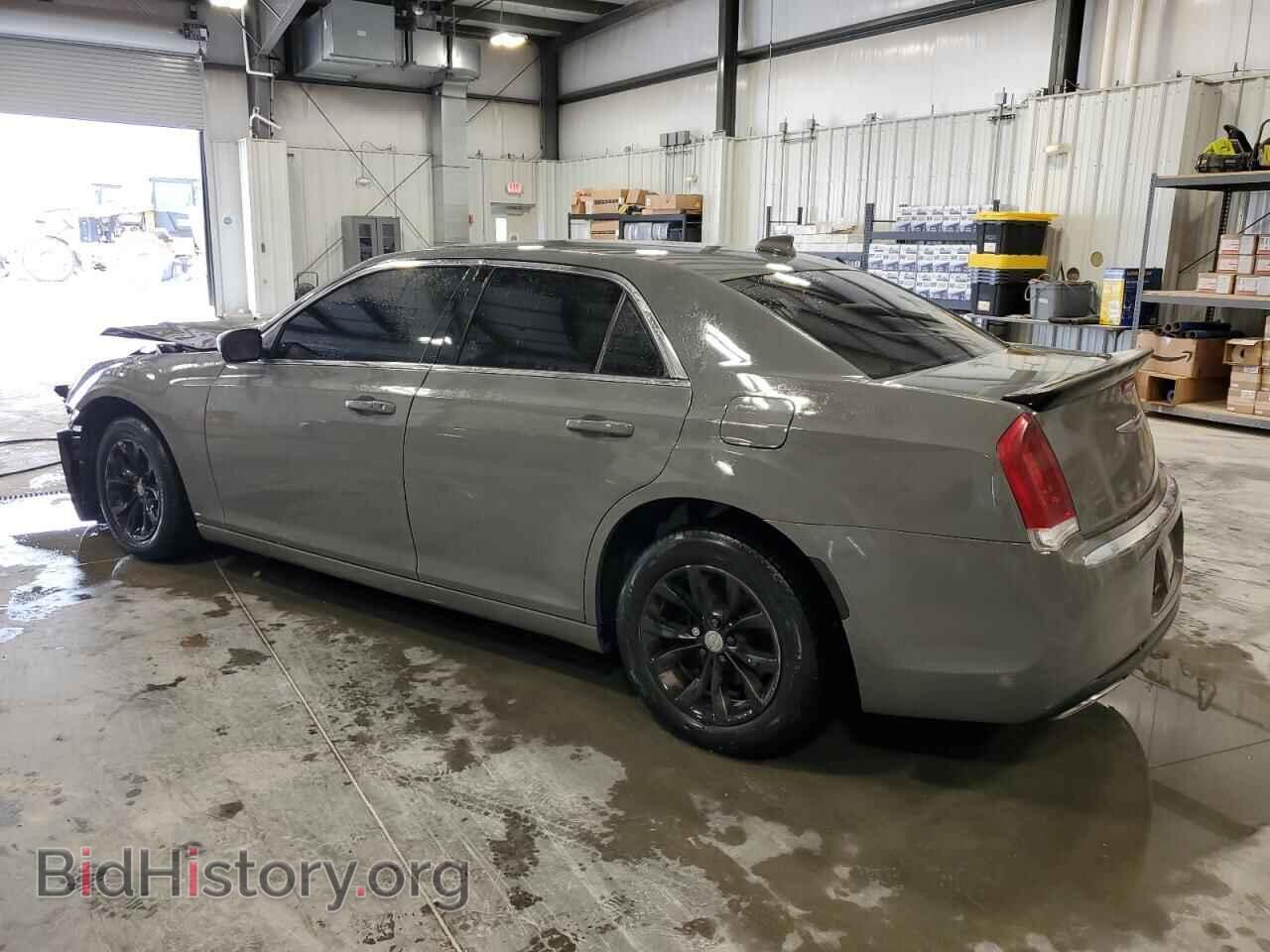 2019 CHRYSLER 300 - VIN: 2C3CCAAG8KH568859 - Фото 2